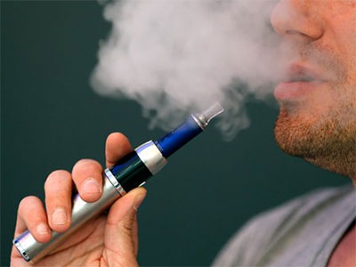 高永文:需要規管電子煙
